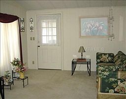 2nd image of 3728 Grove Cir