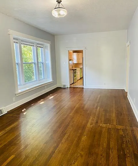 438 N Drury Ave — Photo 9