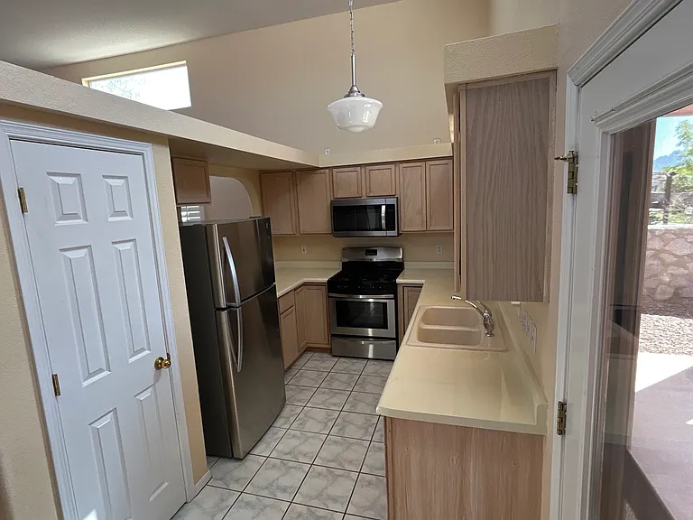 3960 Schooner Loop — Photo 4