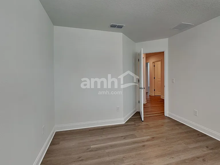 16393 Aubergine Aly — Photo 14