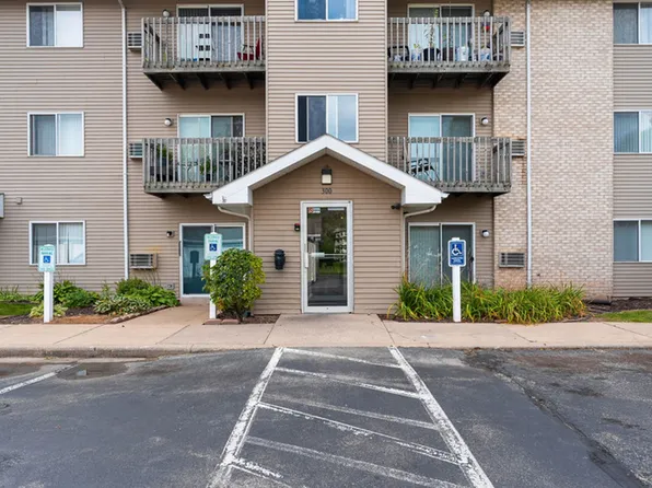 Fox Valley Meadows Apartments