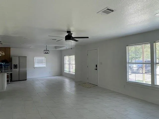 109 Del Monte Ln — Photo 2
