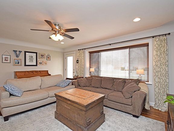 2nd image of 843 Veralois Ln