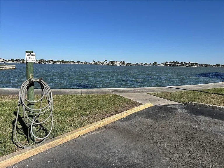 7625 Sun Island Dr S #108 — Photo 42