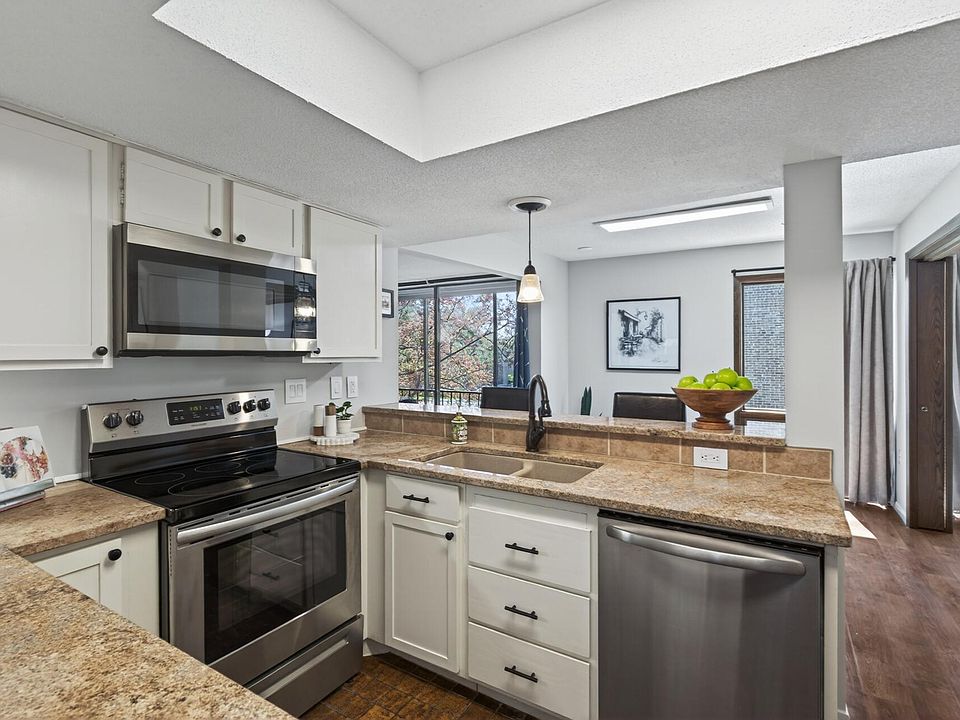 1st image of 6085 Lincoln Dr APT 225