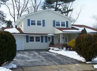 25 Pensacola St, Old Bridge, NJ 08857