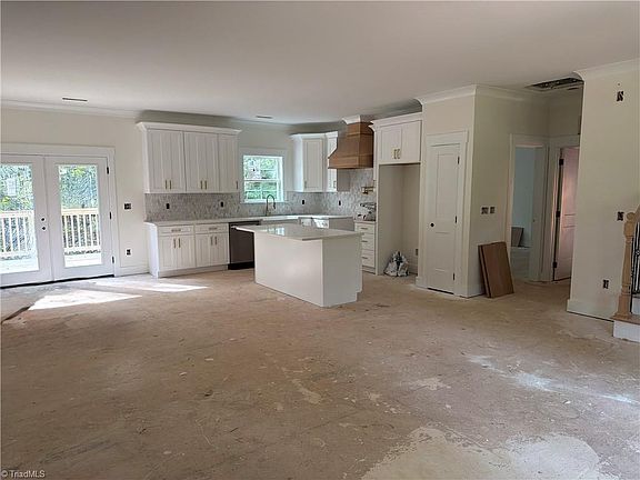 5th image of 761 Brown Rd