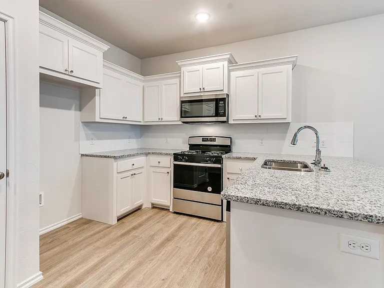 3801 Franks Way — Photo 15