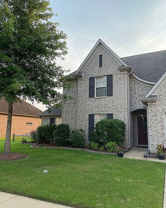 1st image of 63 Grays Hollow Dr