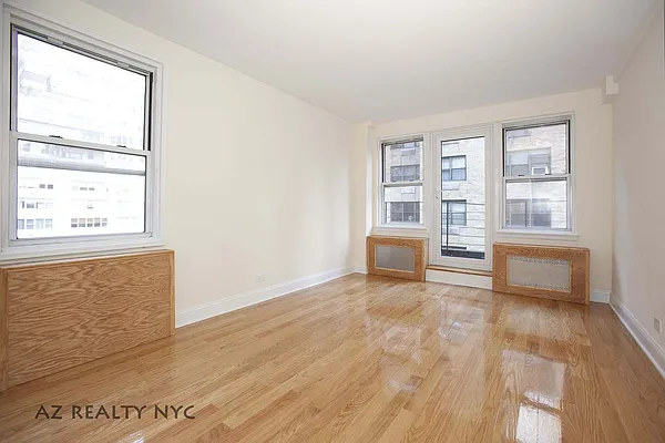 Sold by FirstService Realty (legacy) | media 11