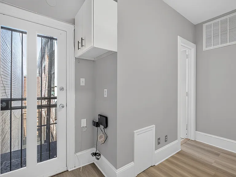 705 8th St SE #400 — Photo 14
