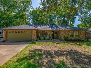 1020 Lariat Dr, Bartlesville, OK 74006