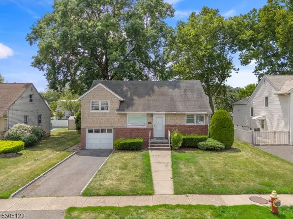 91 Notch Rd, Clifton City, NJ 07013