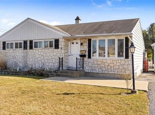 2139 Blossom Ln, Bethlehem, PA 18018