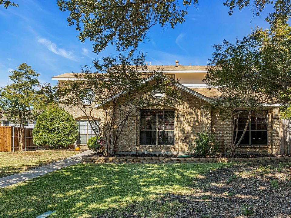 1st image of 1849 Yorkshire Cir