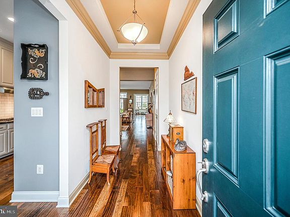 5th image of 12605 Burbank Ct