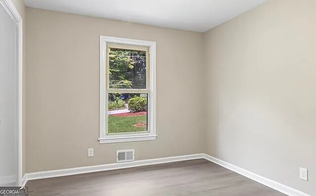 1523 Delia Dr — Photo 15