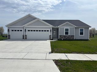 325 Lea Ln, Forsyth, IL 62535