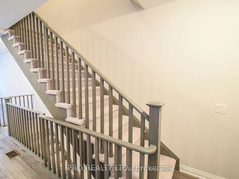 585 Colborne St E #404 — Photo 18