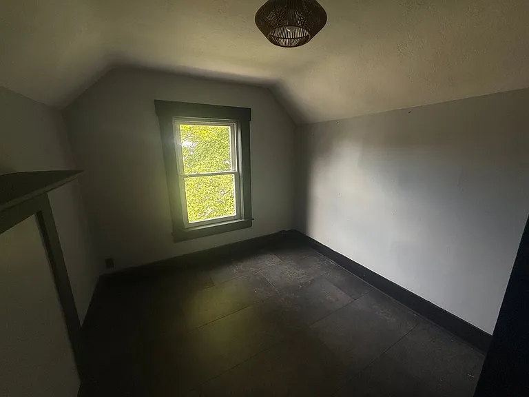 107 Messer St — Photo 5