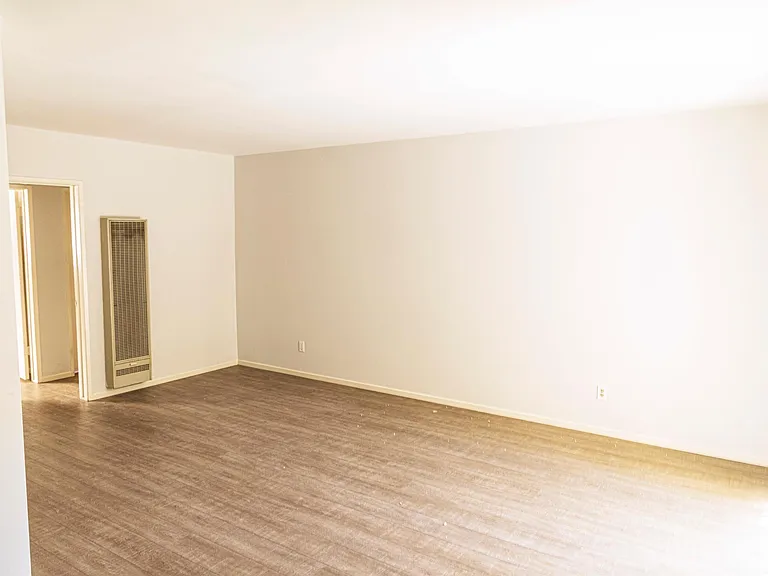 8740 Owensmouth Ave #2 — Photo 8