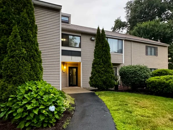 6 Thayer Pond Dr #17, Oxford, MA 01540