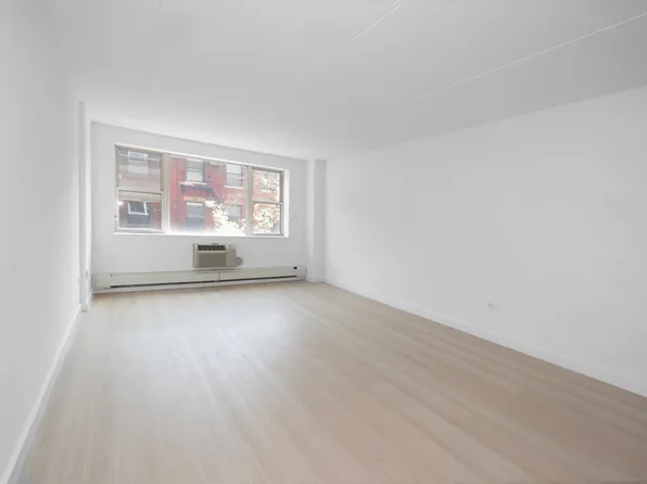 301 Elizabeth Street 714 image 3 of 15