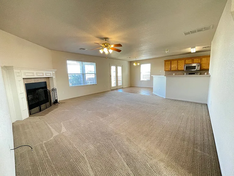 3407 Catalina Dr — Photo 3