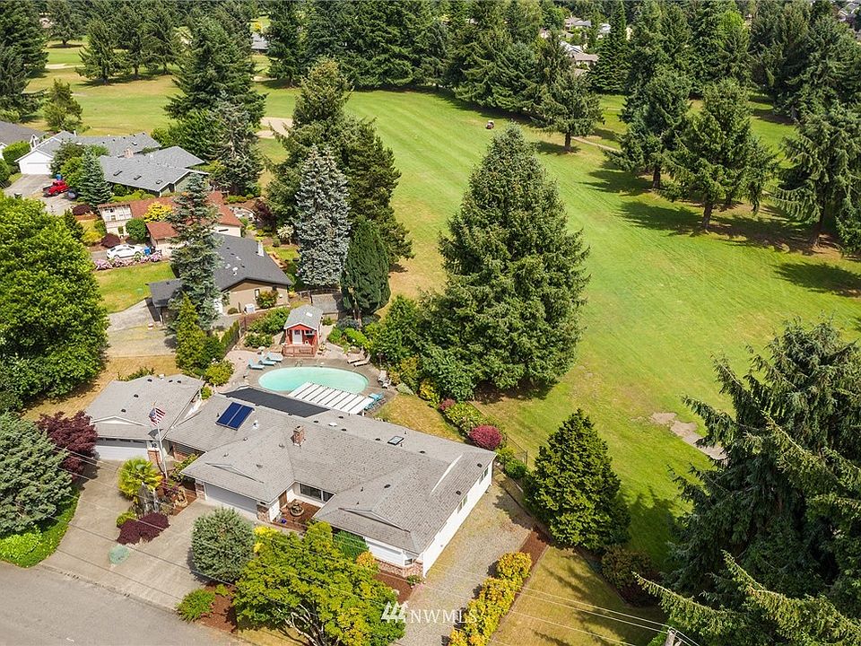 1st image of 6400 E Sarazen Street SE