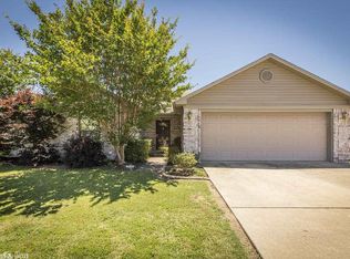 2815 York Ln, Conway, AR 72034