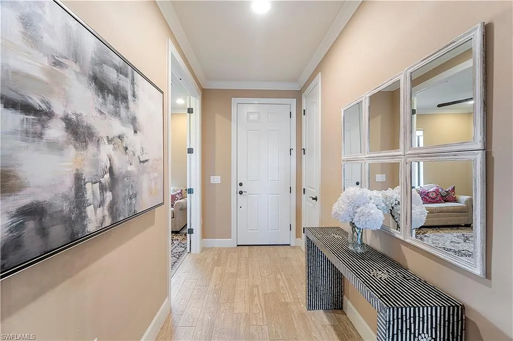 3 bed, 2.0 bath, 2107 sqft, $3,950 — Photo 2