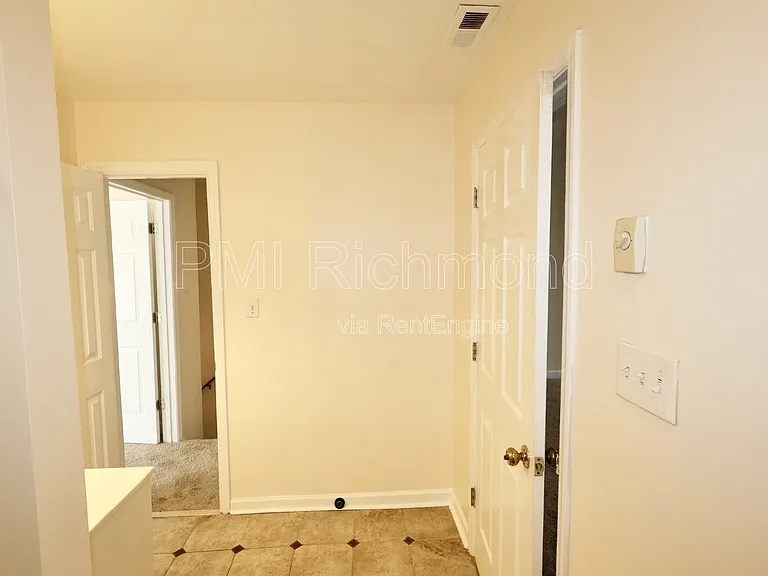 2716 Goyne Loop — Photo 16