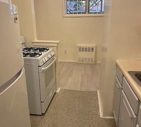 3rd image of 9410 60th Ave APT L2