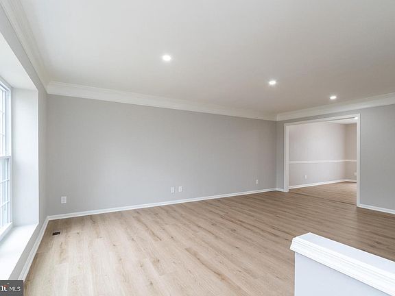 4th image of 2608 Miranda Ct