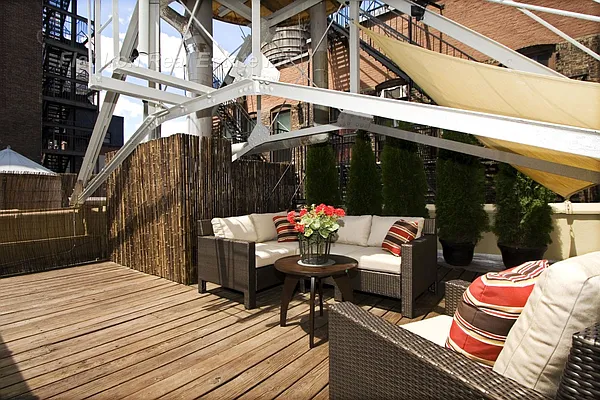 Sold by Flat Iron Real Estate | media 16