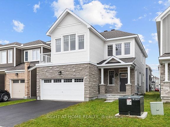 2nd image of 74 Hackamore Cres