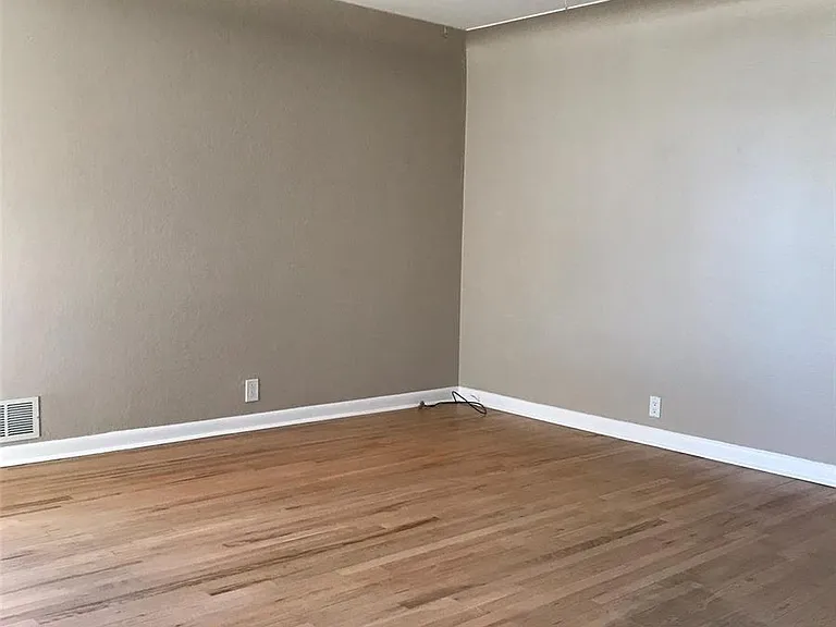 739 S Krameria St — Photo 10