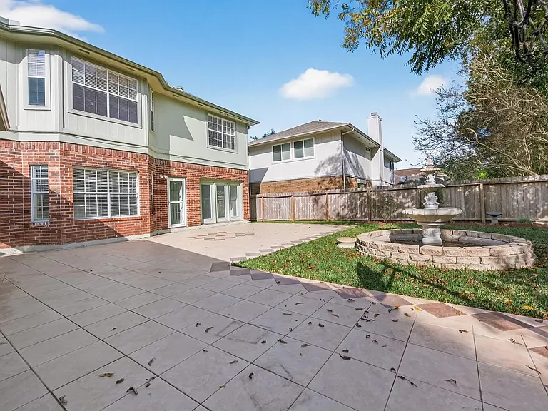 2431 Parkwood Ln — Photo 26