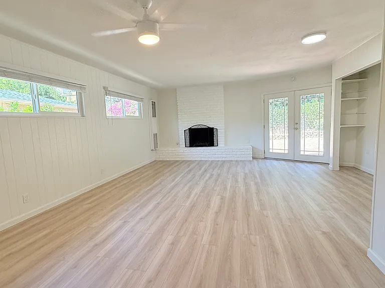 550 Highland Dr — Photo 19