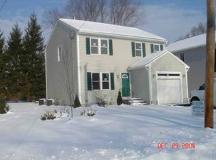 120 River St, Riverside, RI 02915