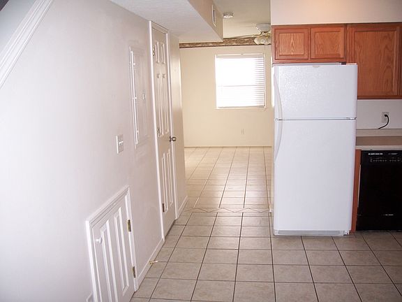 2nd image of 27 Alder Ave SE APT E