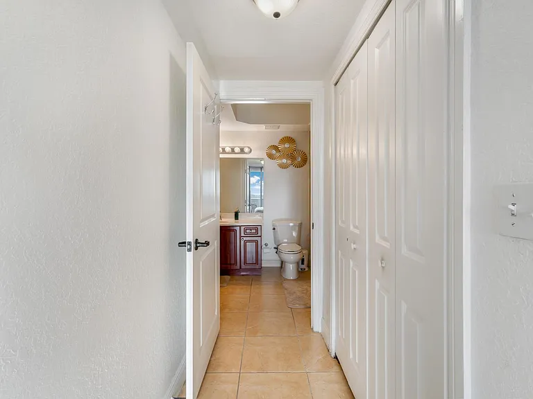 2301 SW 27th Ave #1204 — Photo 12