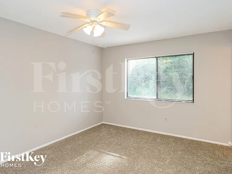 814 Yacolt Rd SE — Photo 9