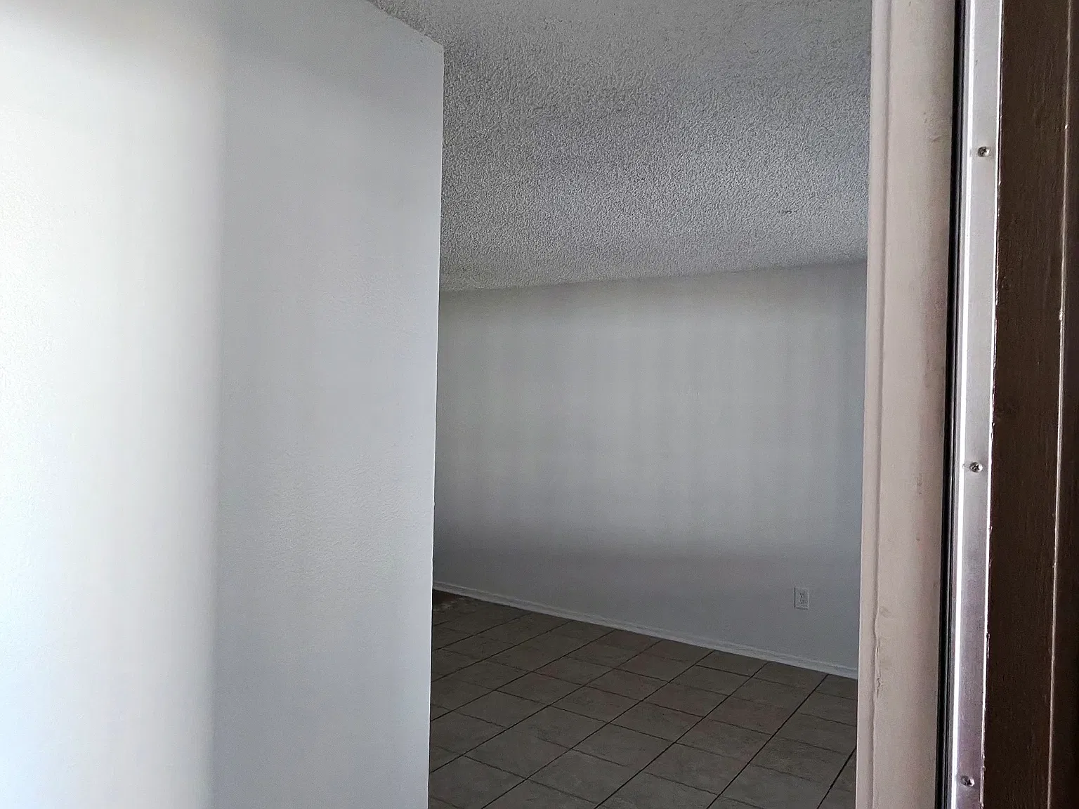 2 bed, 2400 sqft, $2,600 — Photo 1