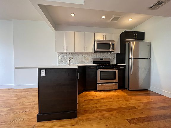 3rd image of 140 W 130th St APT 5