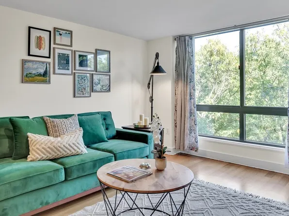 42 8th St APT 3508, Charlestown, MA 02129
