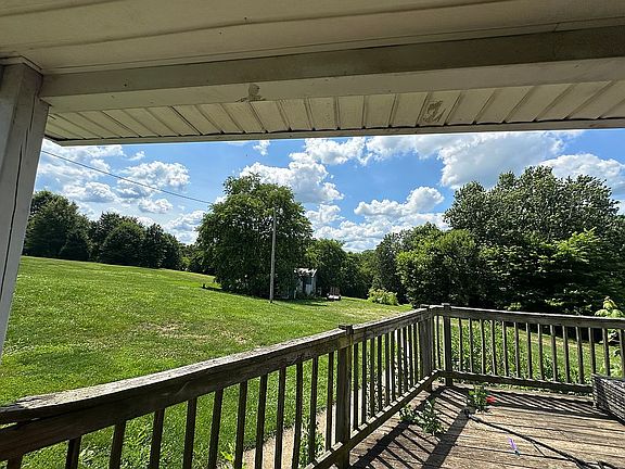 3rd image of 120 Hilltop Rd
