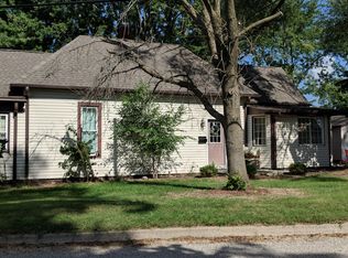 212 N Eads Ave, Paris, IL 61944