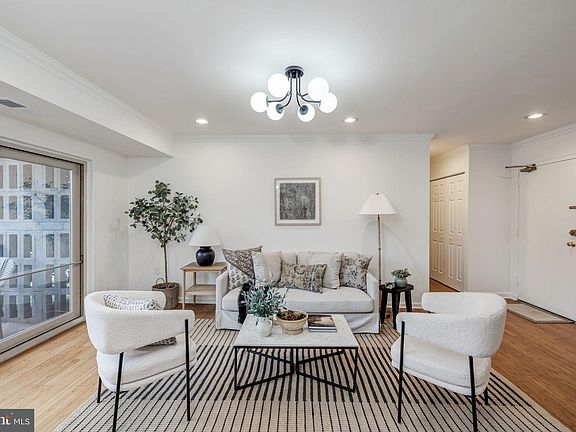 3rd image of 5250 Valley Forge Dr APT 105