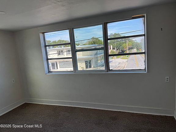 5th image of 808 Forrest Ave Unit 2